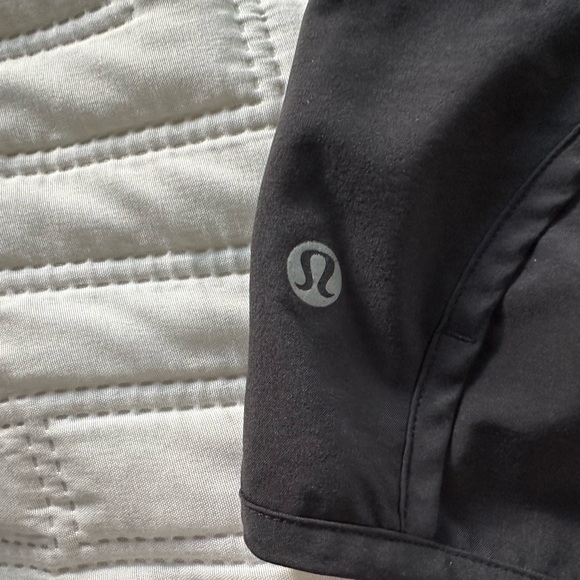 Lululemon Speed Short size 6 shorts (4” inseam) - Picture 4 of 4